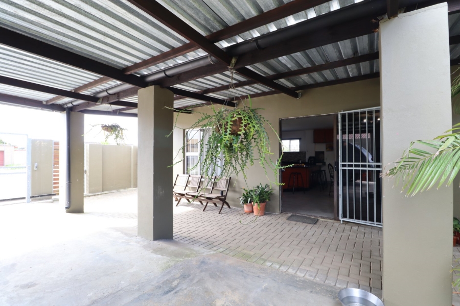 5 Bedroom Property for Sale in Kabega Park Eastern Cape